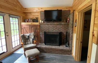 Cozy stream-side cabin - Foto 8