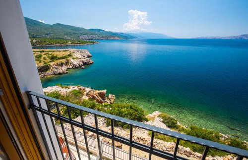 Beachfront apartment with pool, panoramic sea view - by Traveler tourist agency Krk - ID 2390 - Foto 33