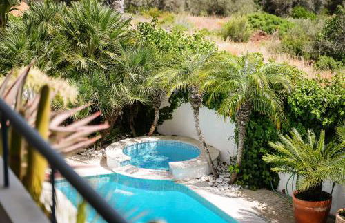 Deluxe 4BDR House W/ Pool by LovelyStay - Photo 47