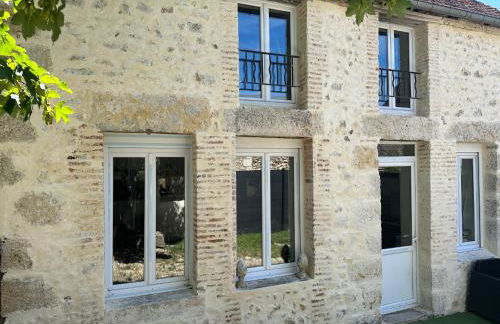 JOLIE MAISON AVEC JARDIN PRIVE DANS LE CENTRE VILLE DE BRIARE - Photo 1