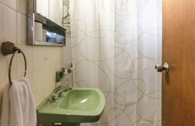 Bright Studio surrounded by trees - Photo 16