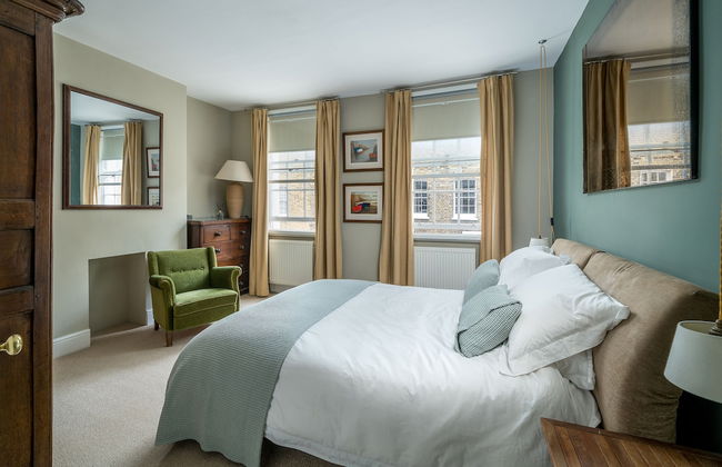 JOIVY Contemporary 2-Bed House W/ Private Garden - Foto 2