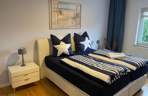 Family House - Photo 17