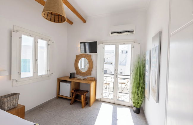 Parosquare Central Suites - Photo 2