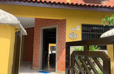Lindo Sobrado Amarelo -próximo a praia - Photo 42