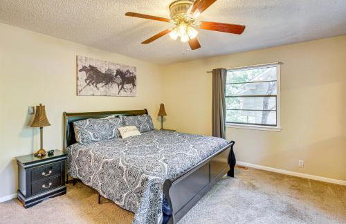 half Mi to DeSoto Lake Hot Springs Village Home - Foto 8