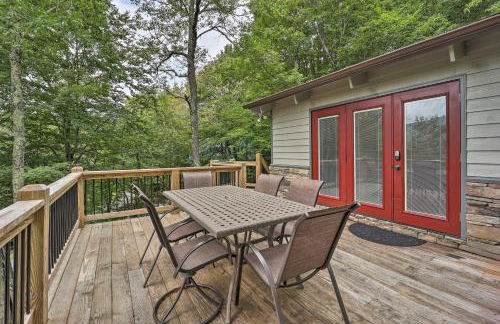 2 Mi to Skiing! Wooded Beech Mtn Retreat with Decks - Foto 36