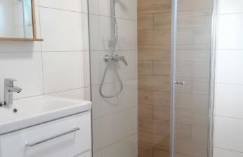 Domki nad stawem - Foto 9