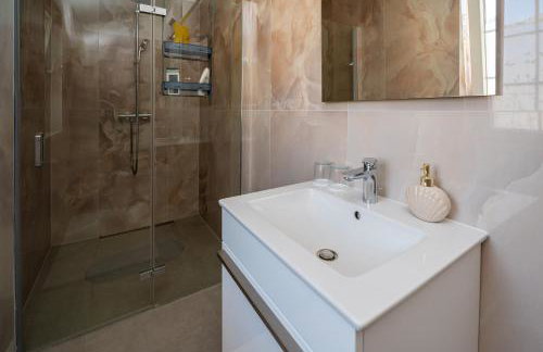 Villa Bohemica with Private Heated Pool - Photo 25