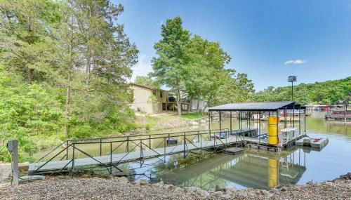 Balcony and Fire Pit Home on Lake of Ozarks! - Foto 1