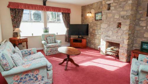 Honeysuckle - Photo 3