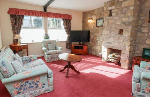 Honeysuckle - Photo 3