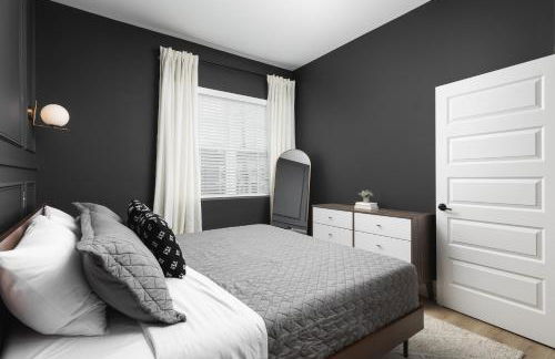 Condo with Free Parking, 3 mi Downtown & Stadium, by Coffee - Foto 16