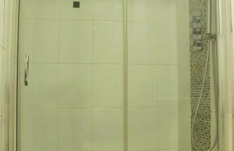 Heathrow Modern House with Parking & Fast WiFi - Foto 23