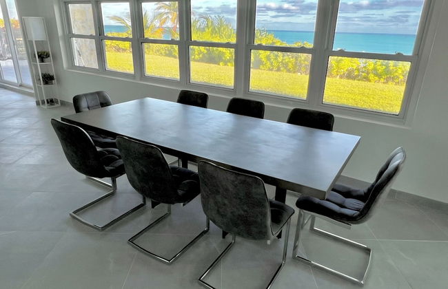 Shoreline Serenity: Secluded Coastal Villa - Foto 16