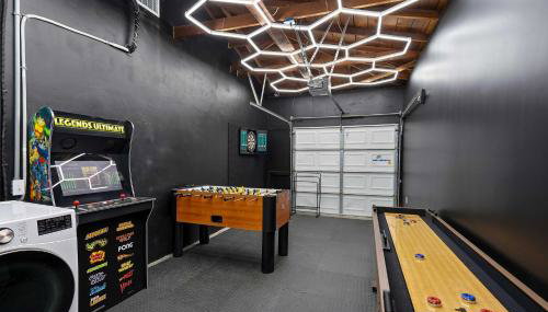 4BR Family Retreat with Hot Tub Games & Fire Pit - Foto 5