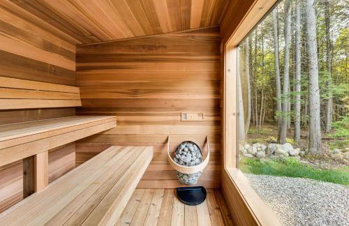 Hike, Ski and Explore Serene Danbury Cabin with Sauna - Foto 3