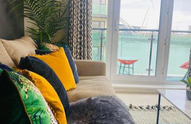 Luxury 2 Bedroom waterfront apartment with balcony - Foto 2