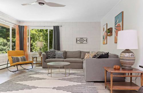 Relaxing River Retreat Near Moms Beach with Patio - Foto 13