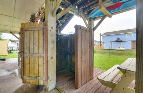 Less Than half Mi to Beach! Hot Tub Haven in Galveston - Foto 26