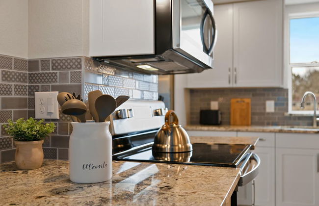 Bright and Stylish Home Great Central Location! - Foto 11