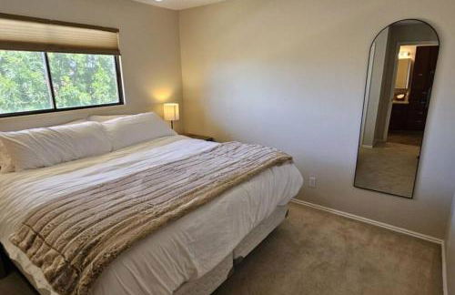 Cliff Views - Hot Tub - SUPs - Boat Parking - Sleeps 16 - Foto 26