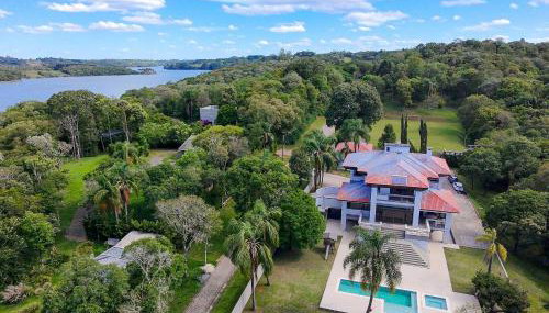 Refúgio de Luxo e Piscina à beira do Passaúna - Foto 2