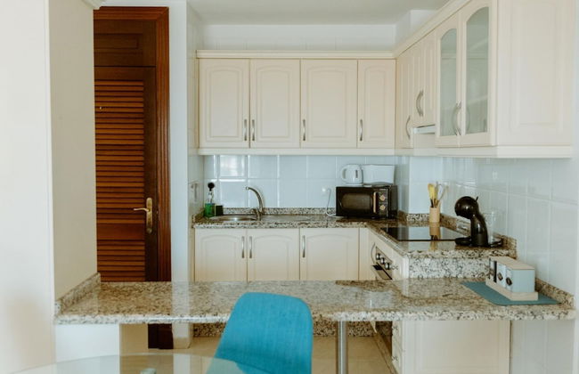 Seaview Splendor 2 Bedroom Modern Comfort - Photo 19