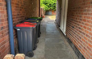 Large Traditional, Sleeps 8, 2 baths, Train, Tram, Pubs, Hucknall - Foto 45