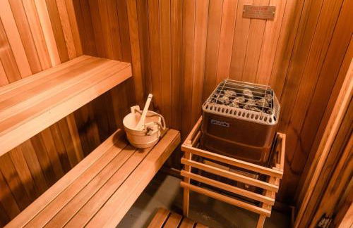 Wine Moose w Hot tub Fireplace Sauna 9min to Mt Snow - Foto 7