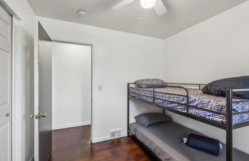 Queen G2 Mansion 3 Bedroom Home by RedAwning - Foto 38