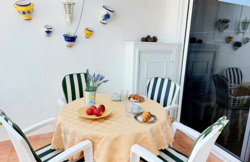 FIRST LINE Villa Floor Studio Apartment with amazing sea view Air Conditioned just 50m from the beach - Foto 5