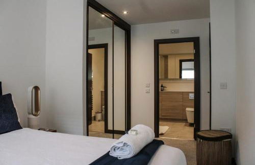 Stylish Essex Apartment, Balcony & Scenic Views - Foto 58