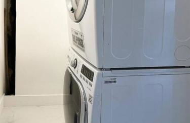 Inactive 193 Modern, 4B&3B with Pool and Lake - Foto 22