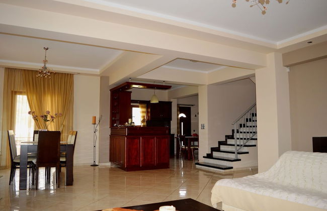 Armi Villa - Foto 17