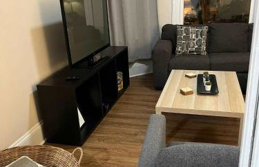 Cozy Home off Brady ST - Foto 13