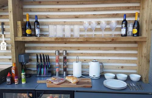 Seaside Escape - Deganwy Beach Cottage - Sea Views & Golf Course Views - Photo 32