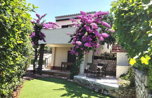 Villa Madu --- entire private villa with jacuzzi - Foto 2