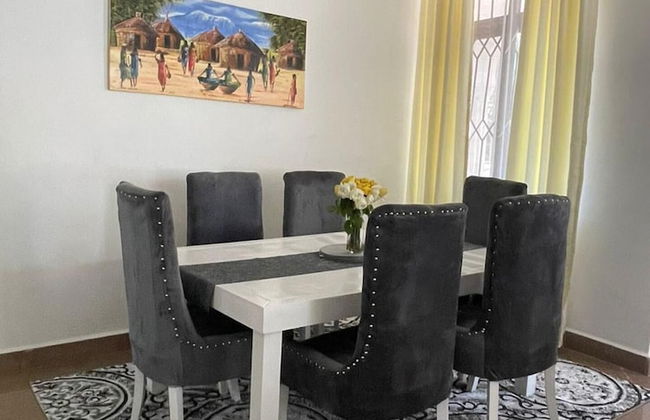 Immaculate 3-bed Apartment in Dar es Salaam - Photo 1