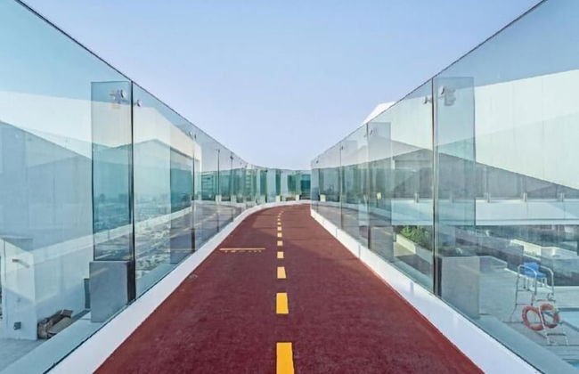 Whitesage - Super Spacious Apt with Dubai Garden Glow Views - Photo 35