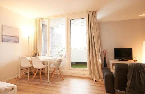 Gemütliches und helles Studio Apartment mit Balkon, Badewanne, WLAN, Parkplatz - Foto 16