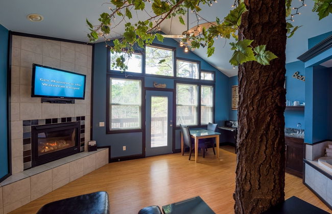 Eureka Springs Treehouses, Hobbit Caves & Castles - Photo 30