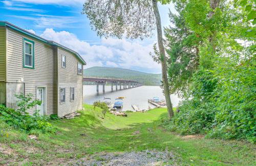 Pet-Friendly Home with Beach in Northville! - Foto 29