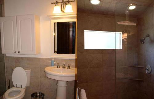 Lakefront Cottage with a Private Dock near Ocala National Forest in Orange Springs, Florida - Foto 14