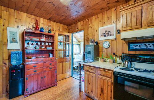 Cozy Appalachian Getaway 5 Mi to Prospect Peak! - Photo 10