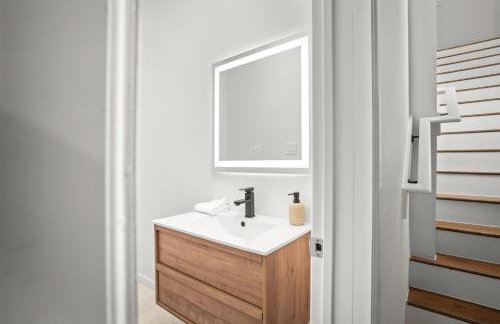 Gated Resort, 2 Homes, 9BR Ensuites, Slps27, Pool - Photo 51