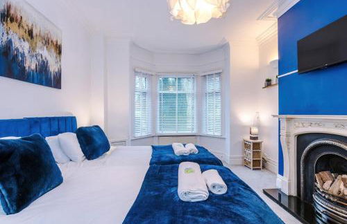 4 Bedroom House in Walkden with Free Parking, by Short Term Digs Short Lets & Serviced Accommodation - Foto 26