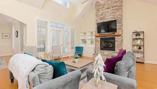 Stoney Creek Cottage Wintergreen w EV Charger - Photo 2