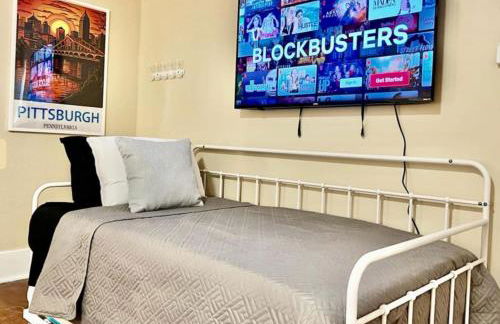 Amazing Sleeps 19 with 14 beds at Downtown Location - Foto 8