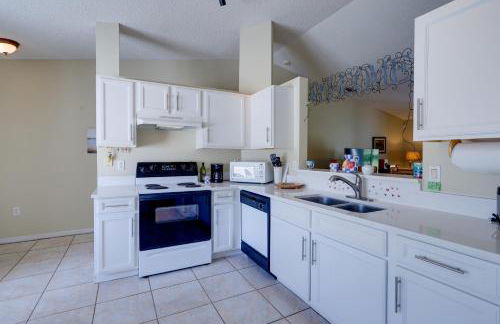 Bright Titusville Retreat with Lanai - WFH Friendly! - Foto 12